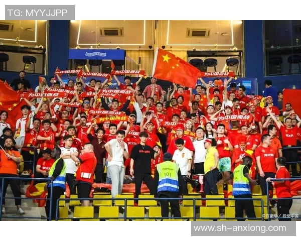 足球明星携手传递火炬精彩瞬间集锦与感人故事分享