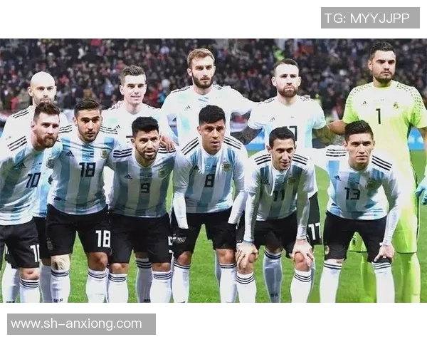 阿根廷传奇足球明星的辉煌历程与不朽成就回顾